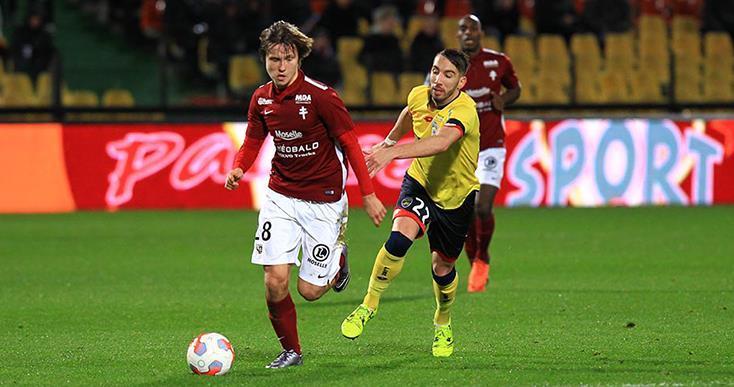 Latvijas izlases futbolists Jānis Ikaunieks - Sportazinas.com