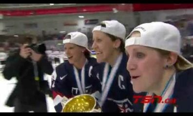 ASV hokejistes ceturto reizi pēc kārtas triumfē pasaules čempionātā (+VIDEO)