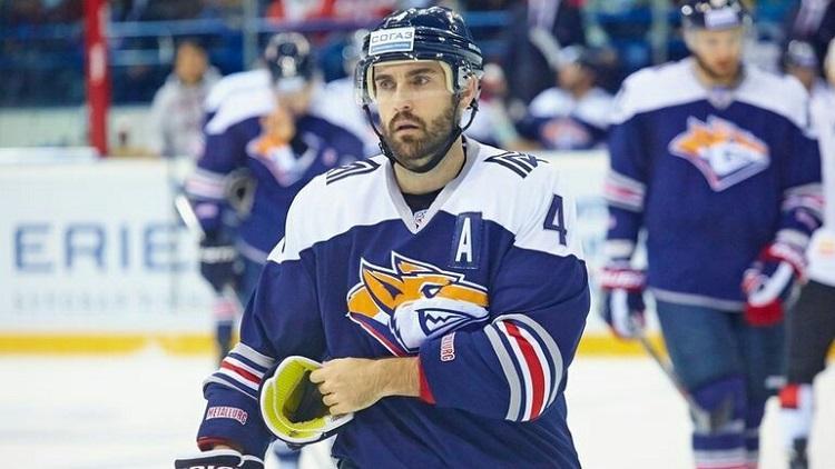Kriss Lī, Sportazinas.com