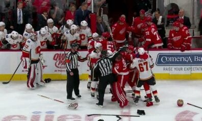“Red Wings” grauj “Flames” un iesaistās kautiņos (VIDEO)
