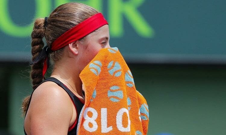 Aļona Ostapenko, Sportazinas.com