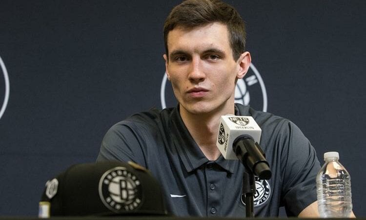 Rodions Kurucs, Sportazinas.com