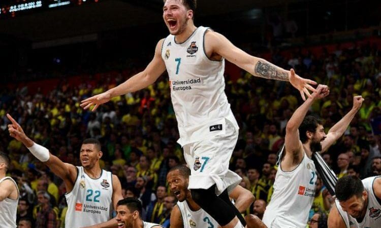 Luka Dončičs, www.sportazinas.com