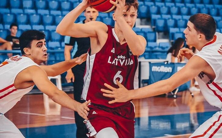 Roberts Bērziņš, Sportazinas.com