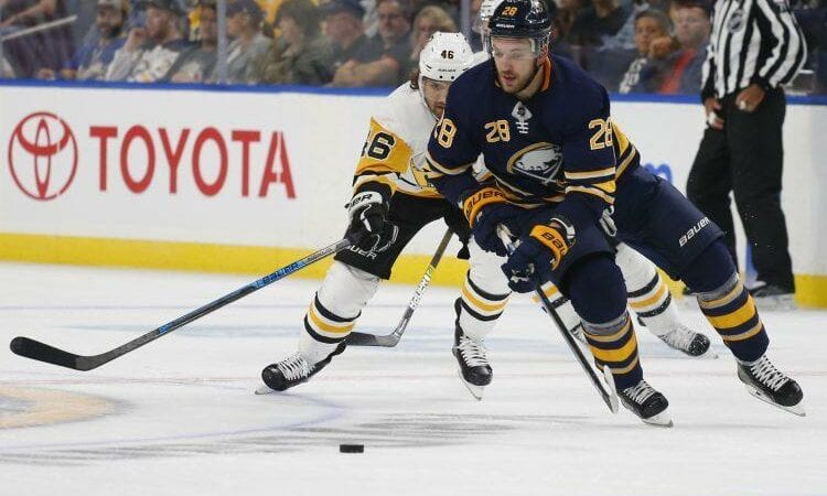 Zemgus-Girgensons-Sabres-sportazinas