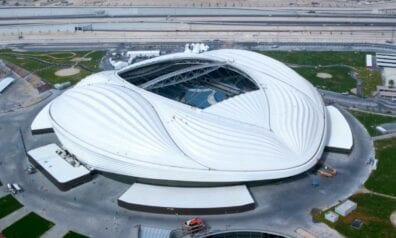 Katara uzbūvē iespaidīgu pirmo stadionu Pasaules kausa izcīņai (VIDEO)