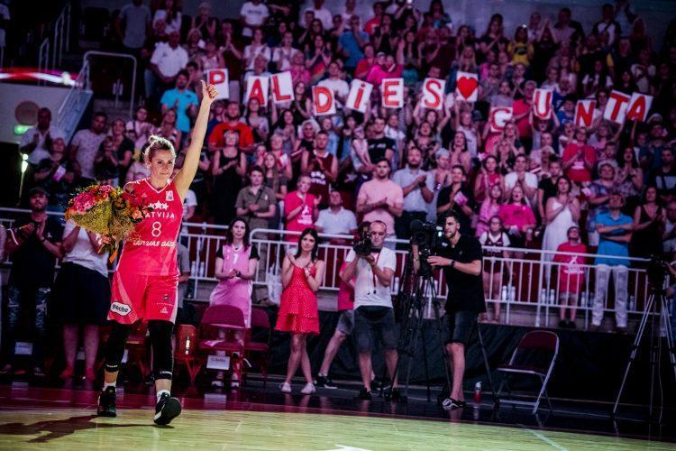 Latvijas sieviešu basketbola izlase Baško atvadu spēlē piekāpjas ...