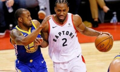 Kavai Lenards un Andre Iguodala, www.sportazinas.com