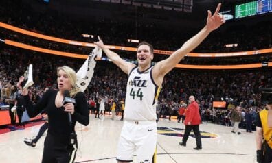 “Jazz” uzbrucējs Bogdanovičs ar pēdējās sekundes metienu atnes uzvaru pār “Bucks” (VIDEO)