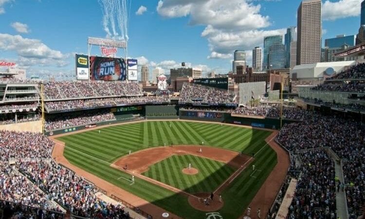 Beisbola arēna Target Field, www.sportazinas.com