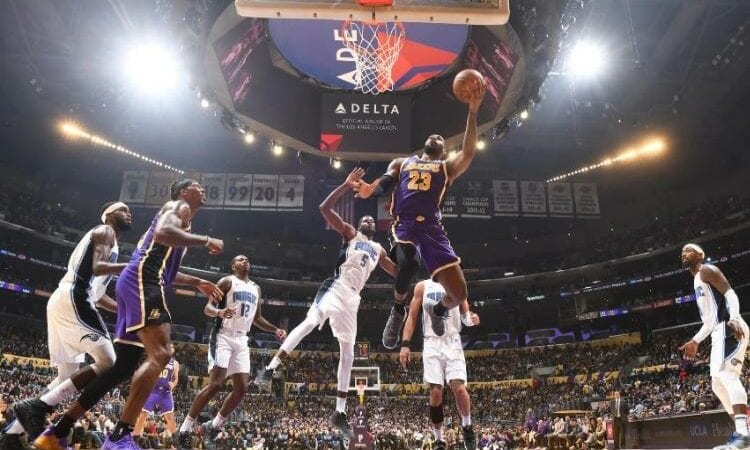 Losandželosas Lakers mājas arēna, www.sportazinas.com