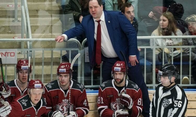 Rīgas Dinamo hokejisti, www.sportazinas.com