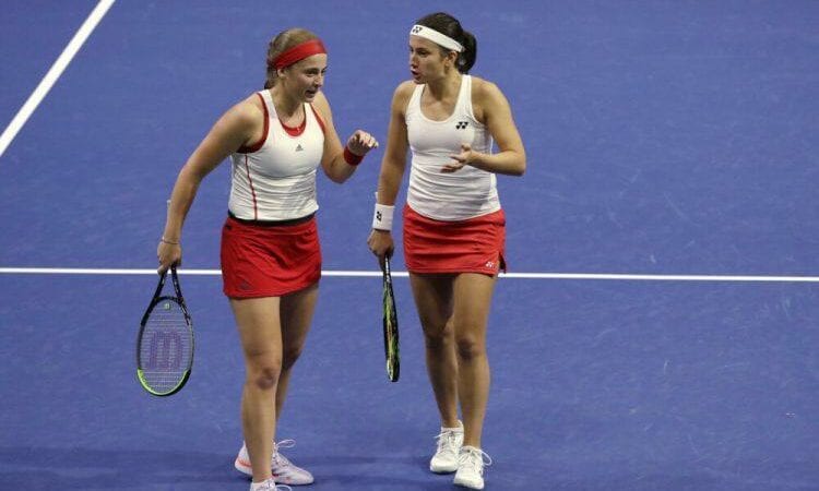 Aļona Ostapenko un Anastasija Sevastova, www.sportazinas.com