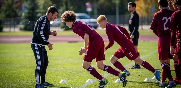 Latvijas U17 futbolisti, www.sportazinas.com