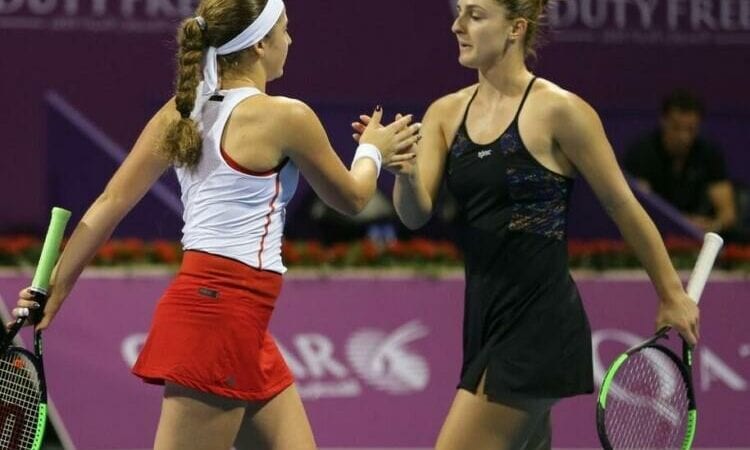 Aļona Ostapenko un Gabriela Dabrovski