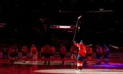 “Panthers” septiņu vārtu spēlē uzveic “Blackhawks”