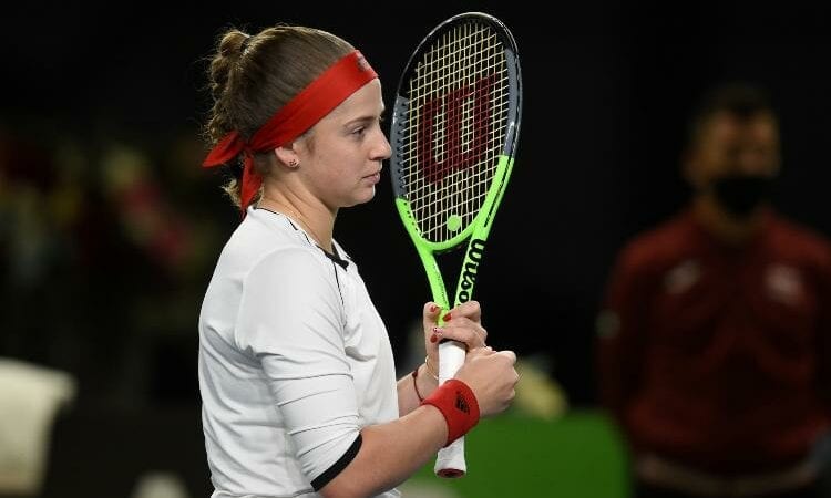 Aļona Ostapenko