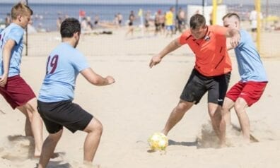 Pludmales futbols