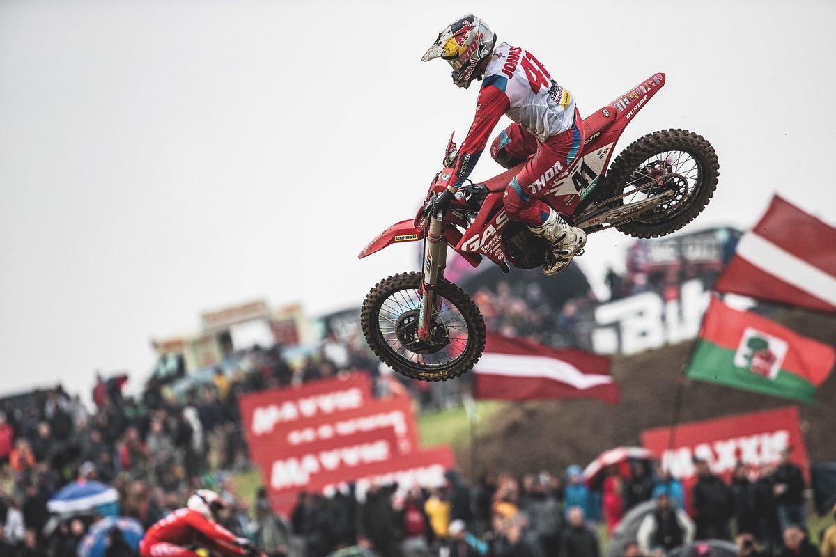 Jonass Claims Top-Six Position in Qualifying
