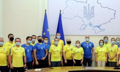 Ukrainas valdība futbola izlases kreklos