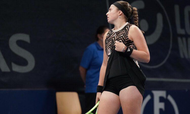 Aļona Ostapenko