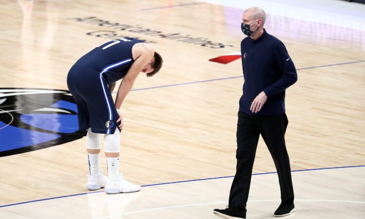 Luka Dončičs un Riks Kārlails
