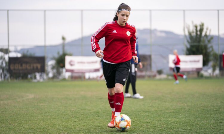 Latvijas sieviešu futbola izlase