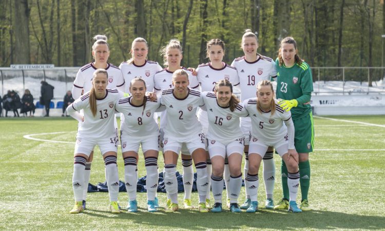 Latvijas sieviešu futbola izlase