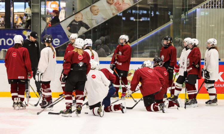 Latvijas sieviešu U18 hokeja izlase