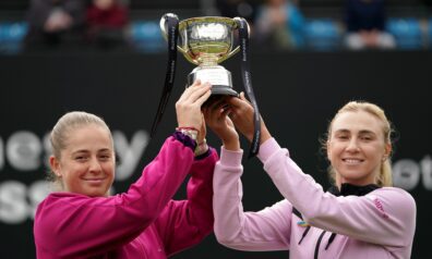 Aļona Ostapenko un Ļudmila Kičenoka