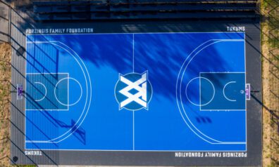 Kristapa Porziņģa vārdā nosauktais āra basketbola laukums Tukumā