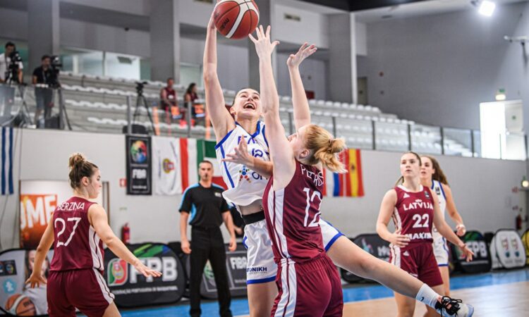 Latvijas U16 meiteņu basketbola izlase