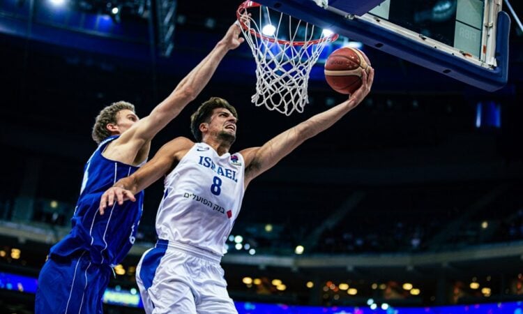 Lauri Markanens un Deni Avdija