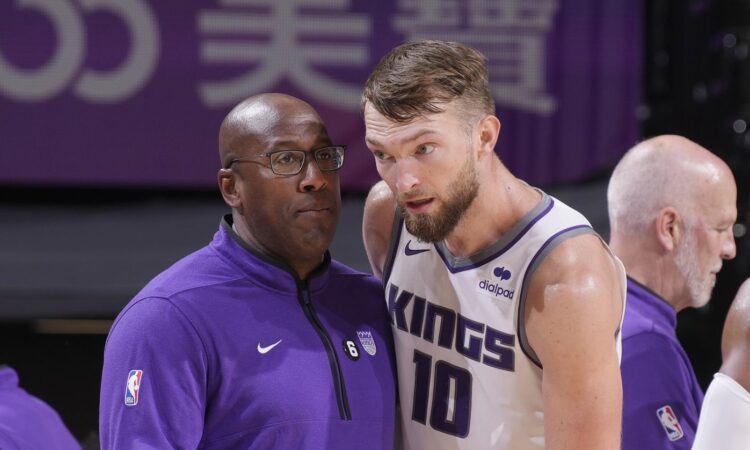 Maiks Brauns un Domants Sabonis