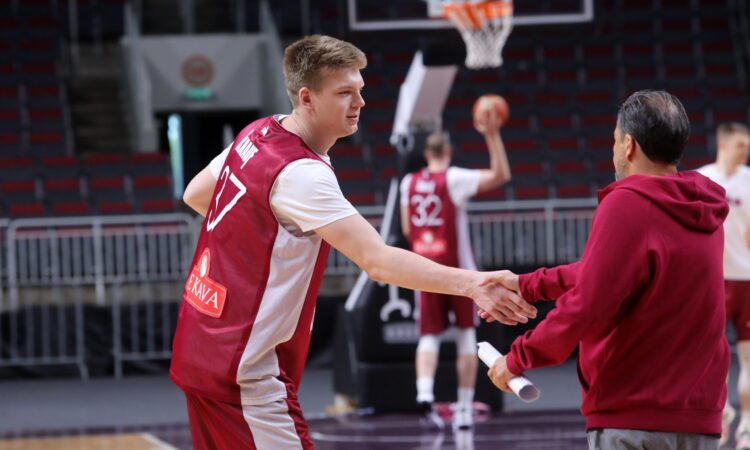 Kārlis Šiliņš un Luka Banki