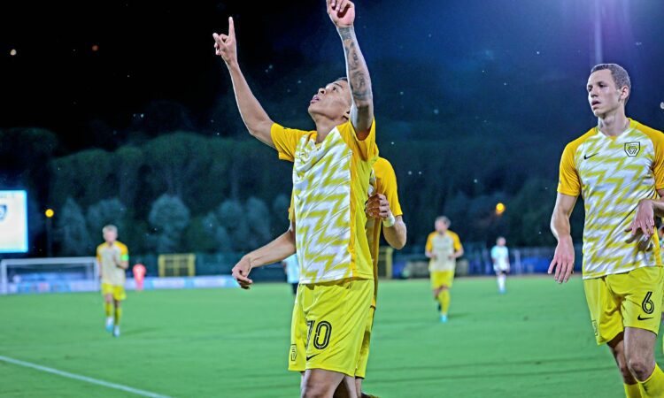 Kamilo Mena