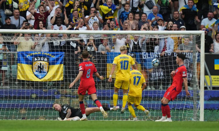 Anglijas un Ukrainas futbola izlases