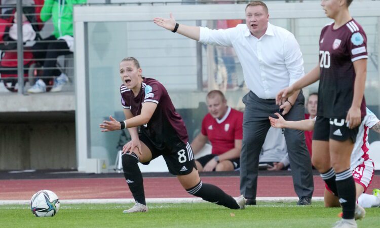 Latvijas sieviešu futbola izlase