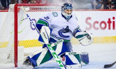 “Canucks” fani turpina tradīciju ar Šilova uzvārda skandēšanu Vankūveras ielās