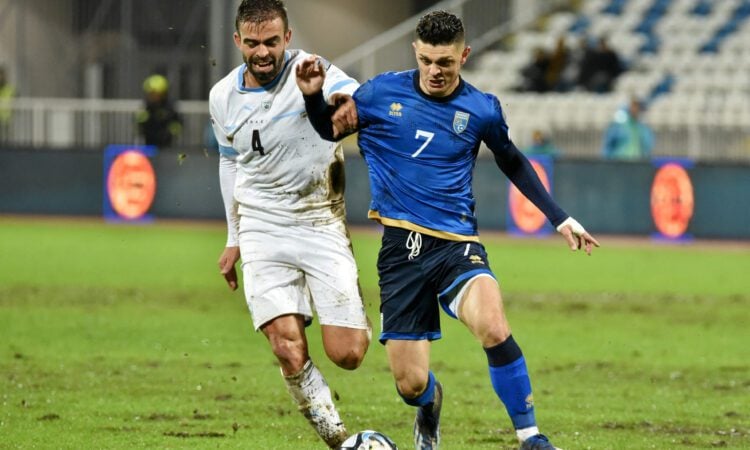 Izraēlas un Kosovas futbolisti