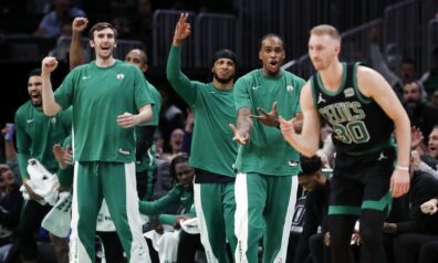 “Celtics” bez Porziņģa pārspēj spēcīgo “76ers”