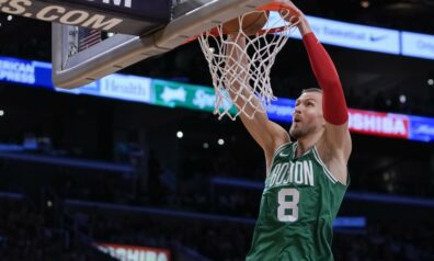 Porziņģis sarūpē dāvanu Latvijas faniem un aizvada fenomenālu maču pret “Lakers”
