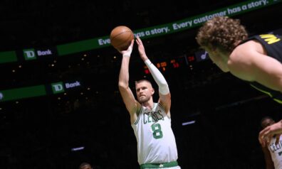 Porziņģim varens “double-double” atgriešanās spēlē