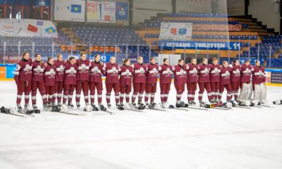 U18 meiteņu hokeja izlase PČ sāk ar uzvaru