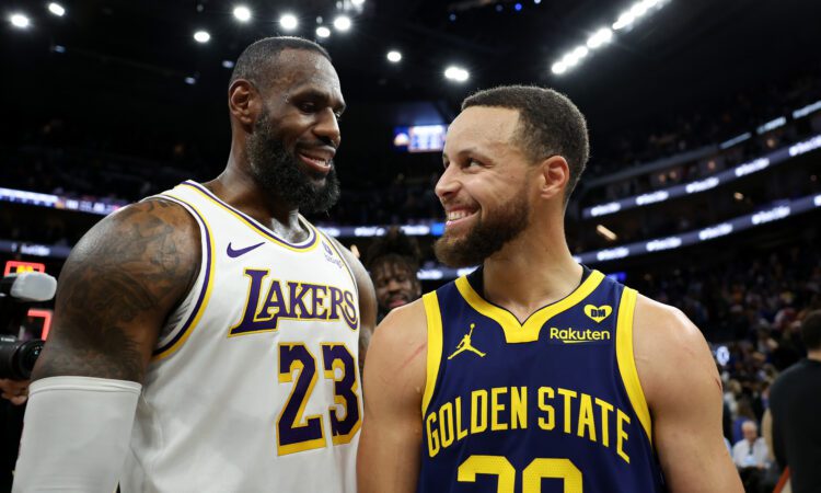 Lebrons Džeimss un Stefans Karijs