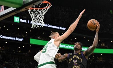 Daudzpusīgais Porziņģis neglābj – “Celtics” zaudē novājinātajai “Lakers”