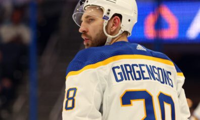 Girgensons rezultatīvi noslēdz NHL sezonu un tiek pie uzvaras