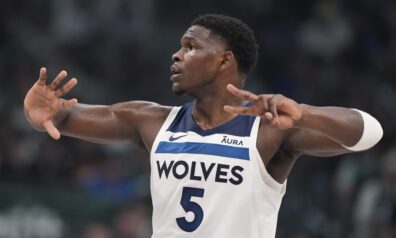 Lieliskie Edvardss un Taunss vēl neļauj “Mavericks” sasniegt NBA finālu