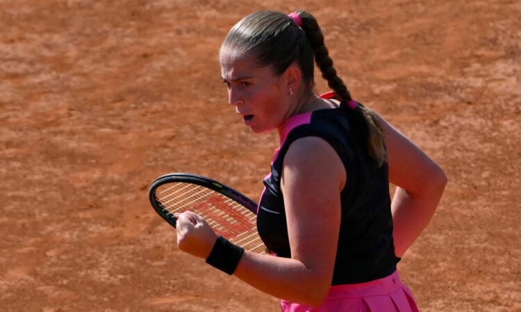 Aļona Ostapenko
