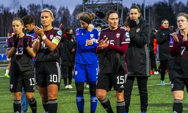 Latvijas sieviešu futbola izlase